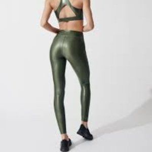 Heroine Sport size medium Camo Green legging EUC